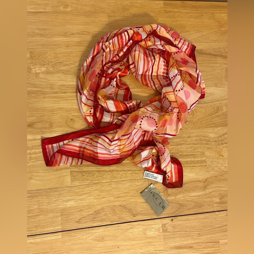 Oscar by Oscar de la Renta 100% Silk Scarf